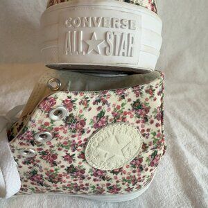 Converse Floral Chuck Taylor All Star EUC
